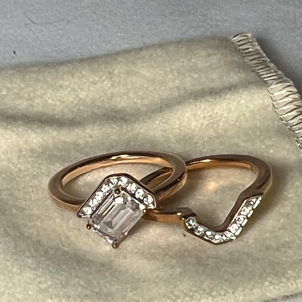 SWAROVSKI Emerald Cut Halo Set - Picture 6 of 6